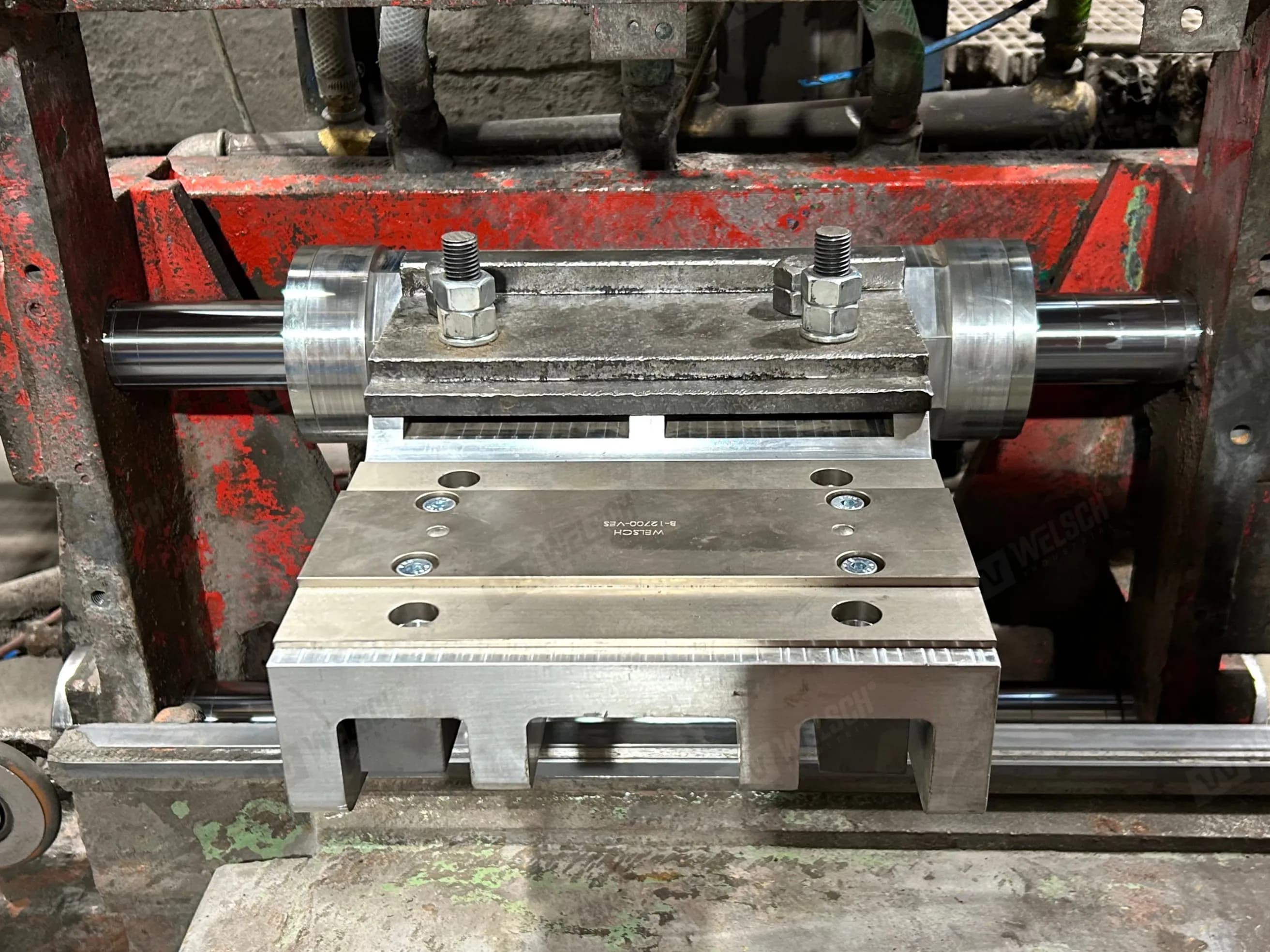 Cutting Table - Thumbnail 4