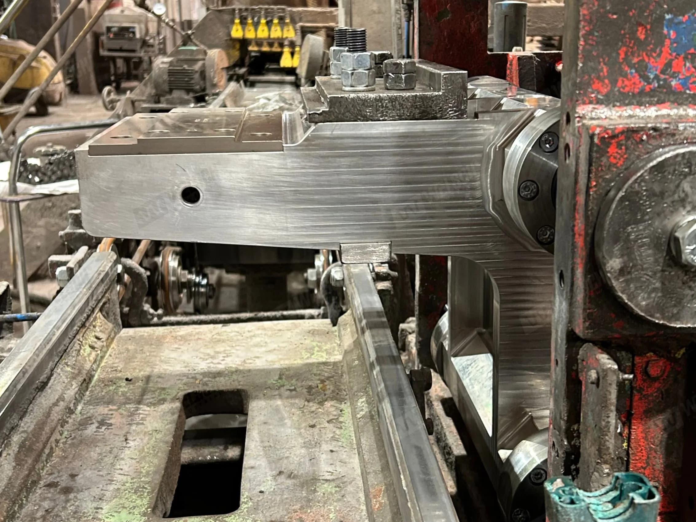 Cutting Table - Thumbnail 5
